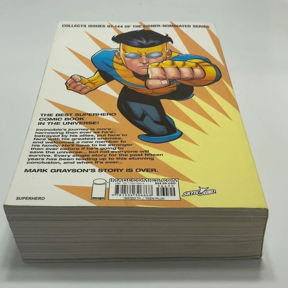 Invincible Compendium 1-3 by Robert Kirkman Paperback - Superhero English